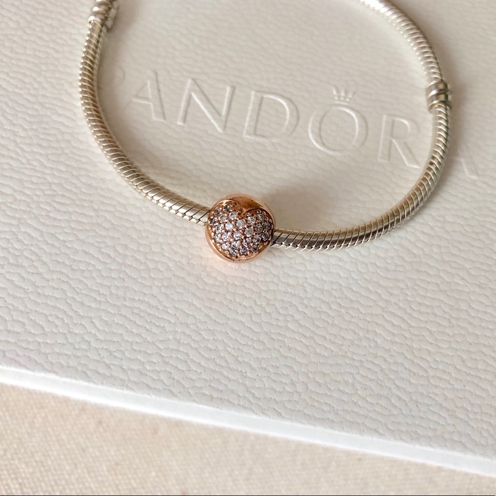 Pandora rose clip